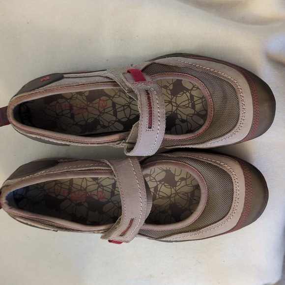 MERRELL Shoes - Picture 2 of 16